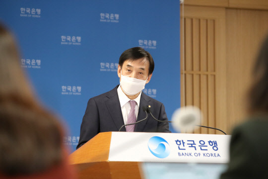 이주열 한국은행 총재는 연말 기준금리에 대한 시장 기대에 "한은이 보는 것과 큰 차이가 없다"고 평가했다. 한국은행 제공